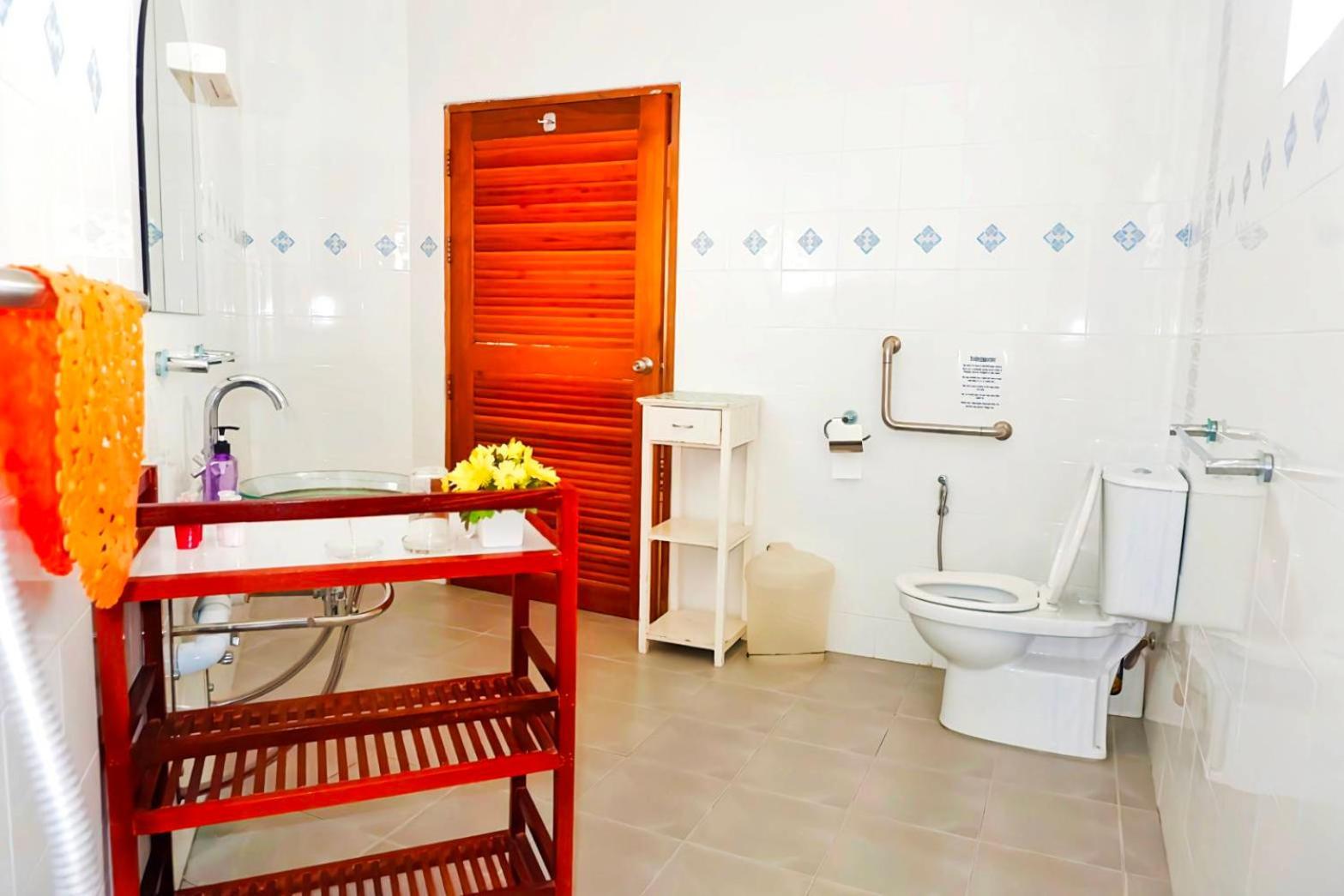 Kingsacre Hotel Nai Yang Luaran gambar