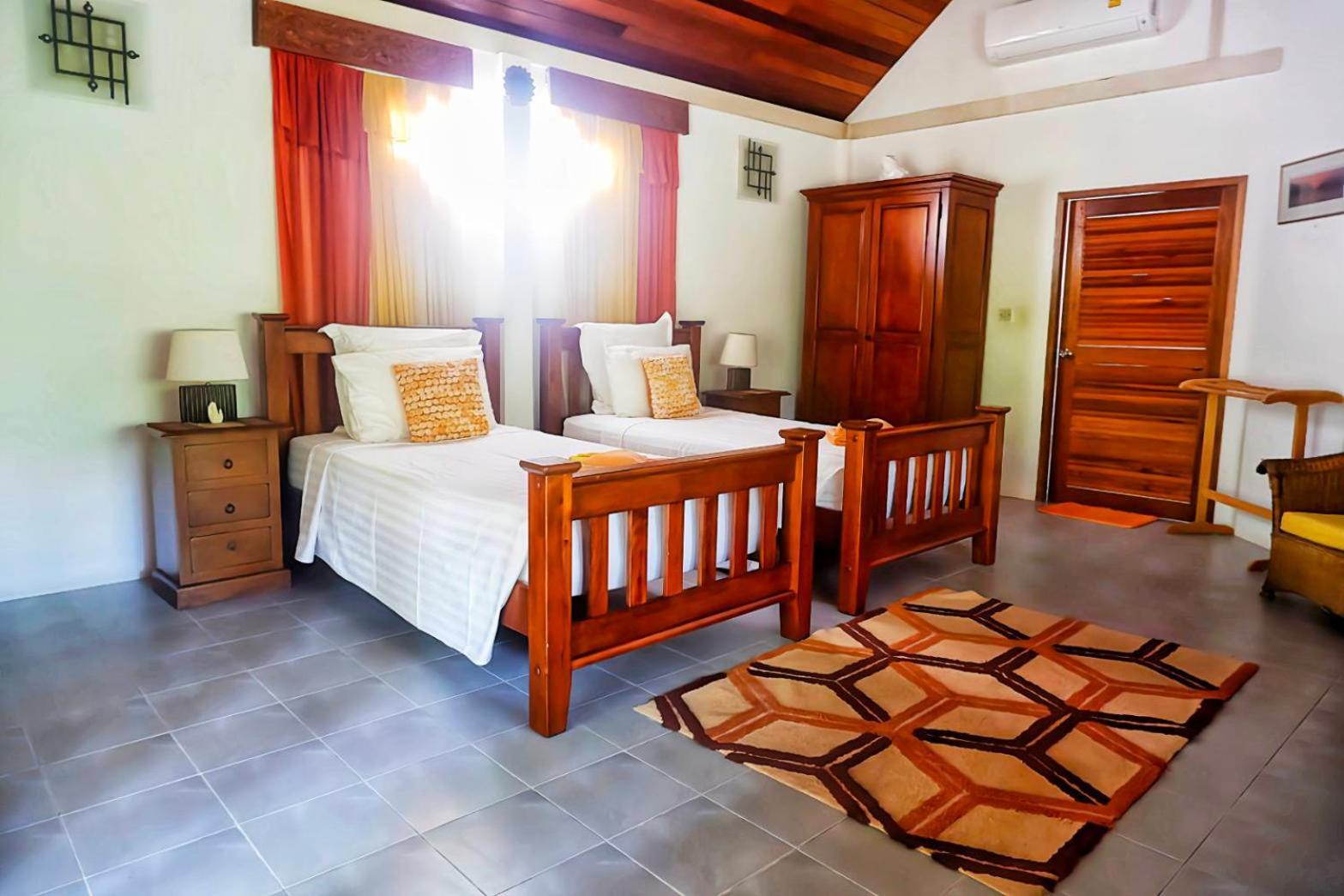 Kingsacre Hotel Nai Yang Luaran gambar